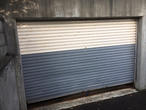 小樽市でもう互換性も無い古い手動シャッターの交換