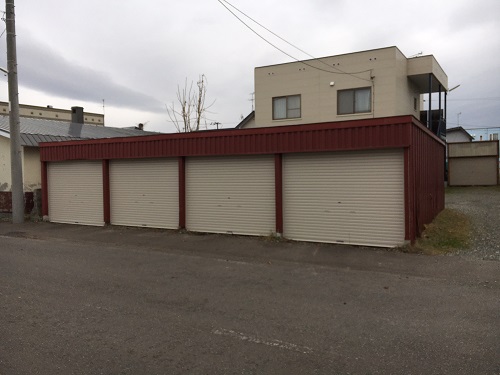 江別市で独立ガレージの手動シャッターの交換工事