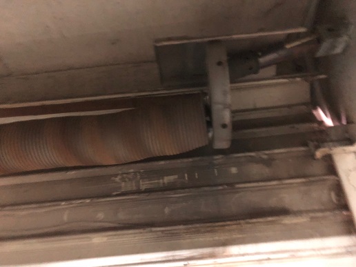 シャッターのシャフト折れで交換