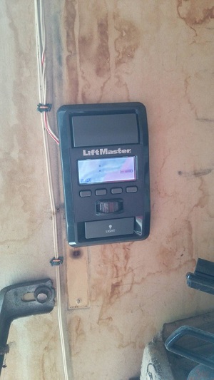 輸入ガレージドアのモーター＆トロリーレール交換