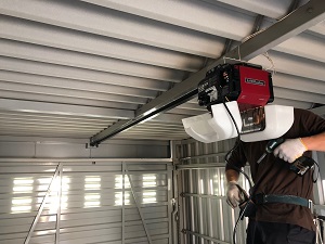 希少！なスイングアップ式のモーター交換《リフトマスター》