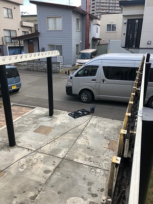 札幌市厚別区で既存カーポートの解体撤去工事