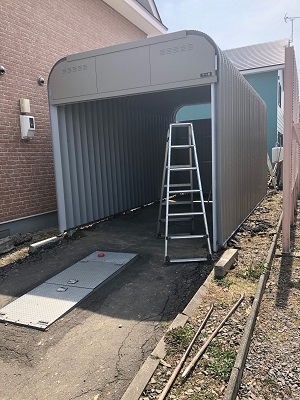 雪害被害で車庫がつぶれて倒れそうなやつを致しました