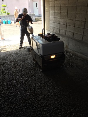 （続編）札幌市厚別区,既存車庫のコンクリート割れからアスファルトへ