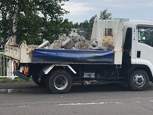 札幌市厚別区でガレージ内部コンクリート解体撤去、ハツリ工事