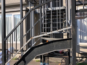 石狩市,某アパートの鉄骨階段リフォーム工事