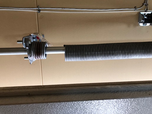 輸入ガレージドアの突然のバネ切れ！札幌市北区