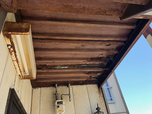 恵庭市でアパートの外部鉄骨階段の補強工事と目隠し工事