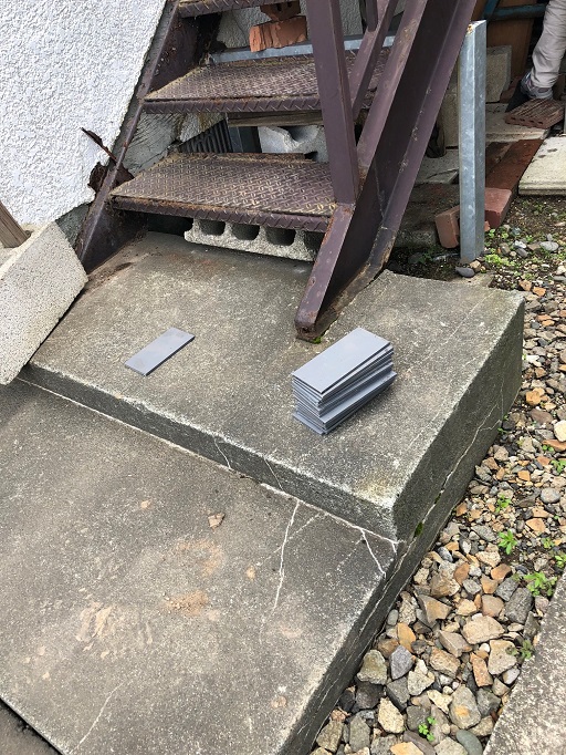 江別市で一般住宅２Fまでの鉄骨造外部階段の補強工事