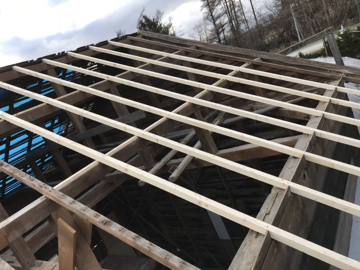 南幌町で納屋の屋根工事完了です。