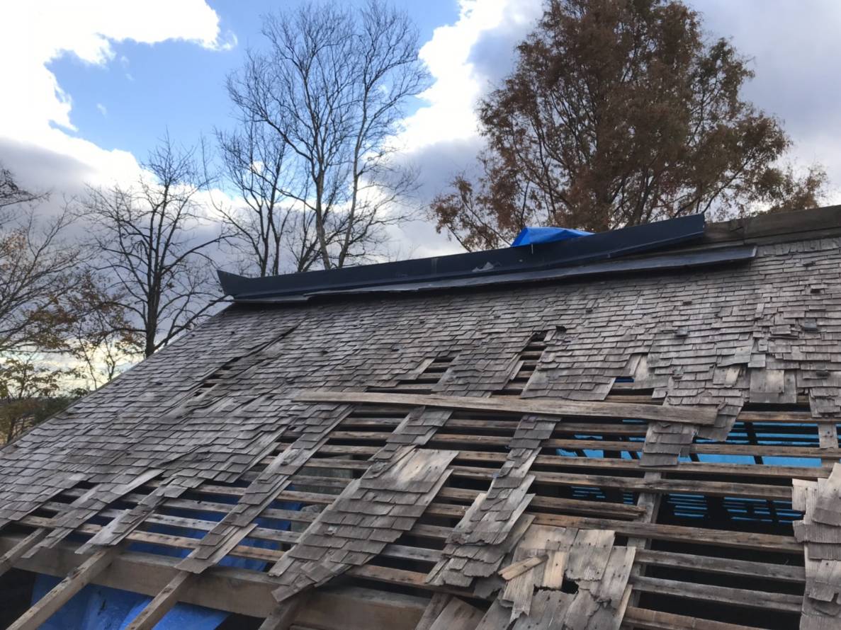 南幌町で納屋の屋根工事完了です。