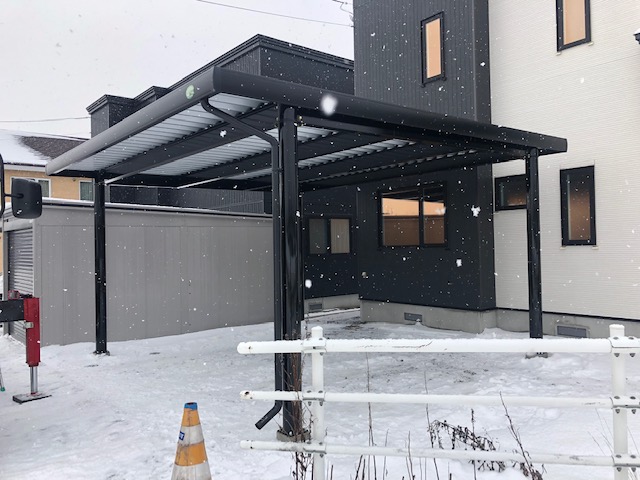 今年度の鉄骨カーポート現場ラスト２完了です