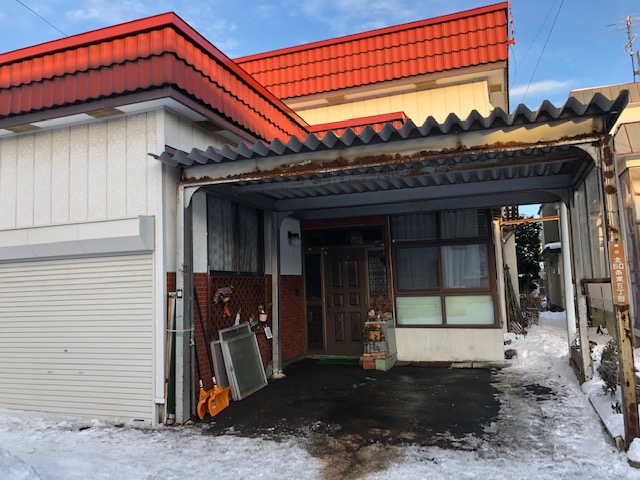 今年度最後の屋根吹き替え工事+雨樋外し工事完了しました