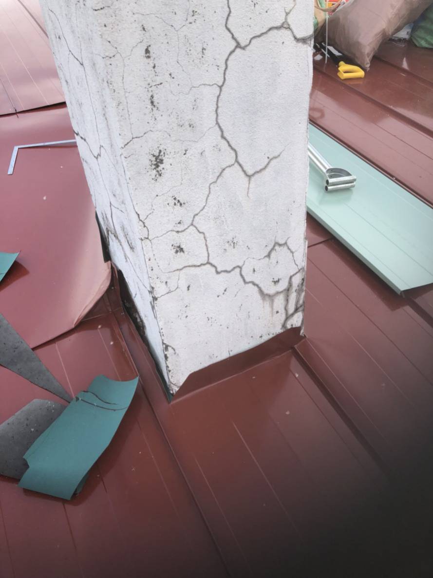 今年度最後の屋根吹き替え工事+雨樋外し工事完了しました