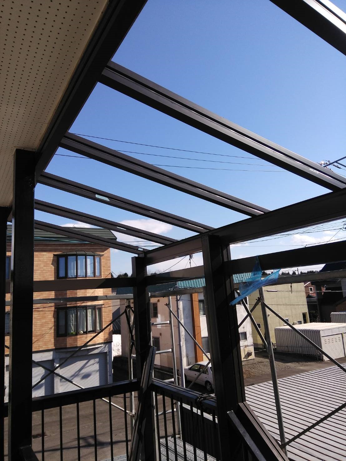 リピート頂き江別市の某アパートの階段風除室工事です