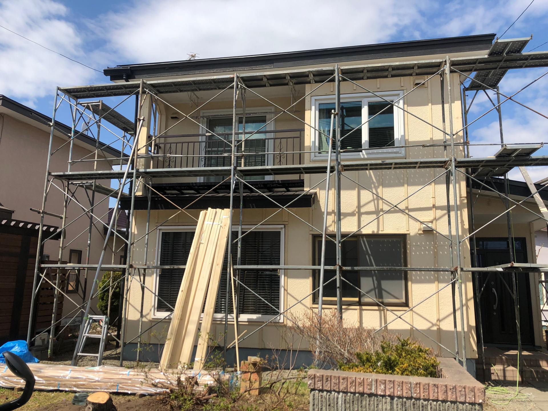 札幌市厚別区, サイディング工事、屋根塗装工事完了しました。