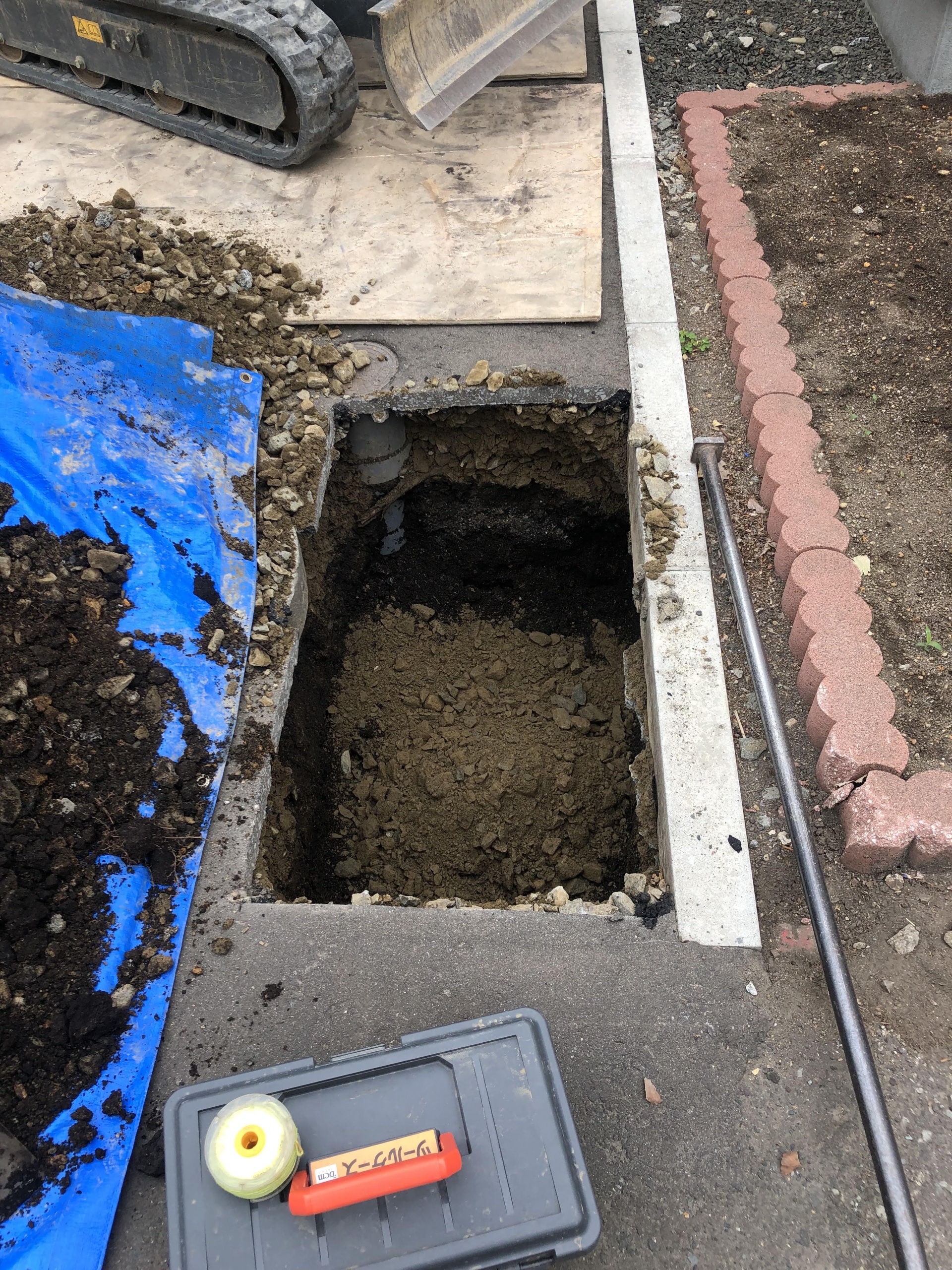 千歳市のH様 中川製作所NS2000鉄骨カーポートを取り付けました