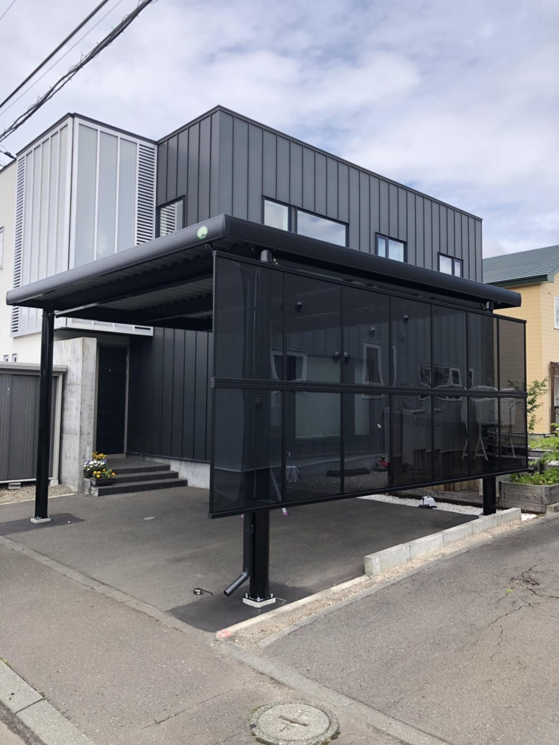 千歳市のH様 中川製作所NS2000鉄骨カーポートを取り付けました