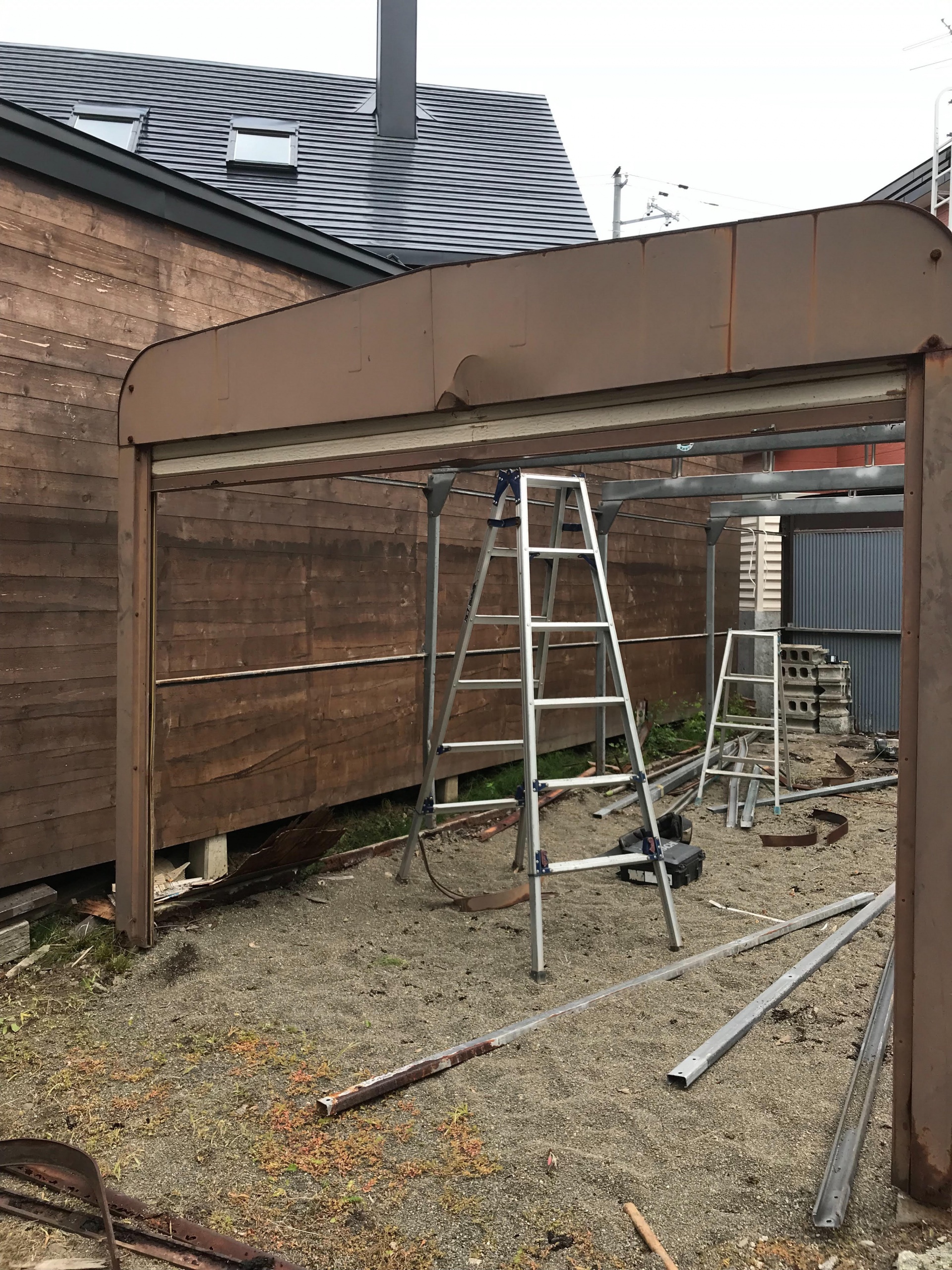 札幌市北区 車庫リフォームのガレージ解体撤去工事