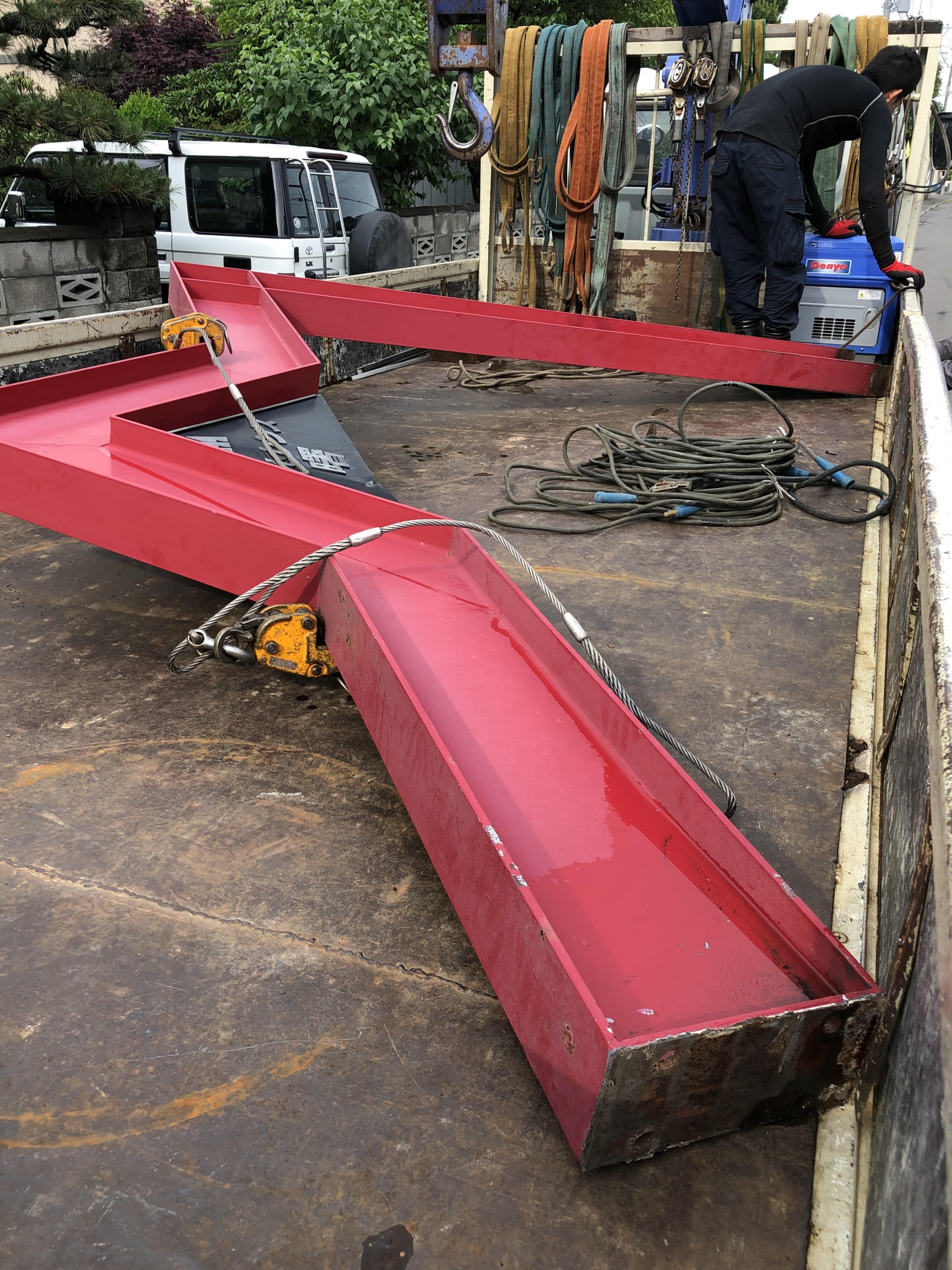 手稲区曙のマンション鉄骨階段修理＋入口の鉄骨門の撤去をいたしました