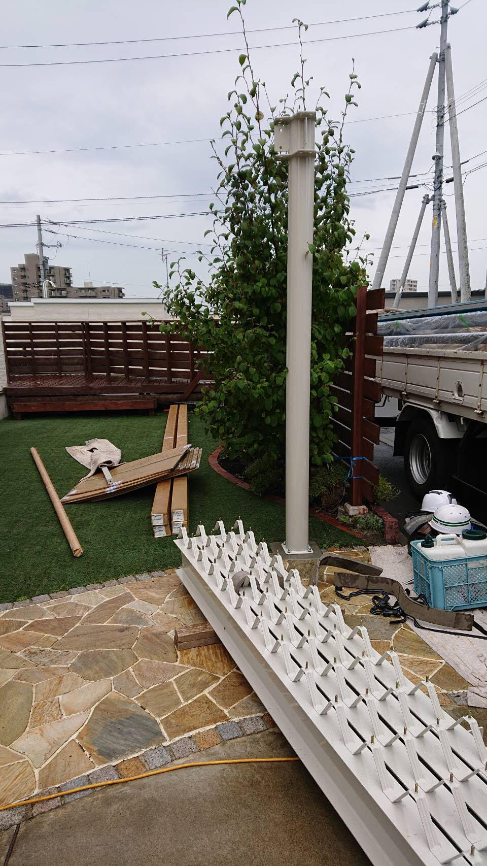 札幌市豊平区Y様 中川製作所 3台用変形カーポート建て方