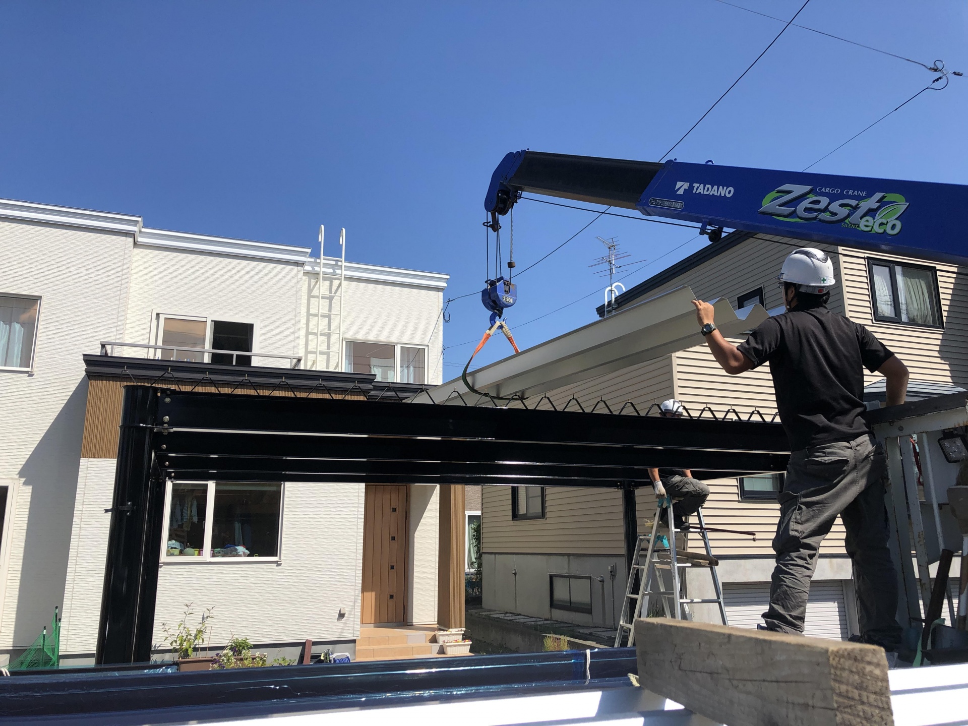 札幌市北区 中川製作所 鉄骨カーポート二台用 ブラック設置工事