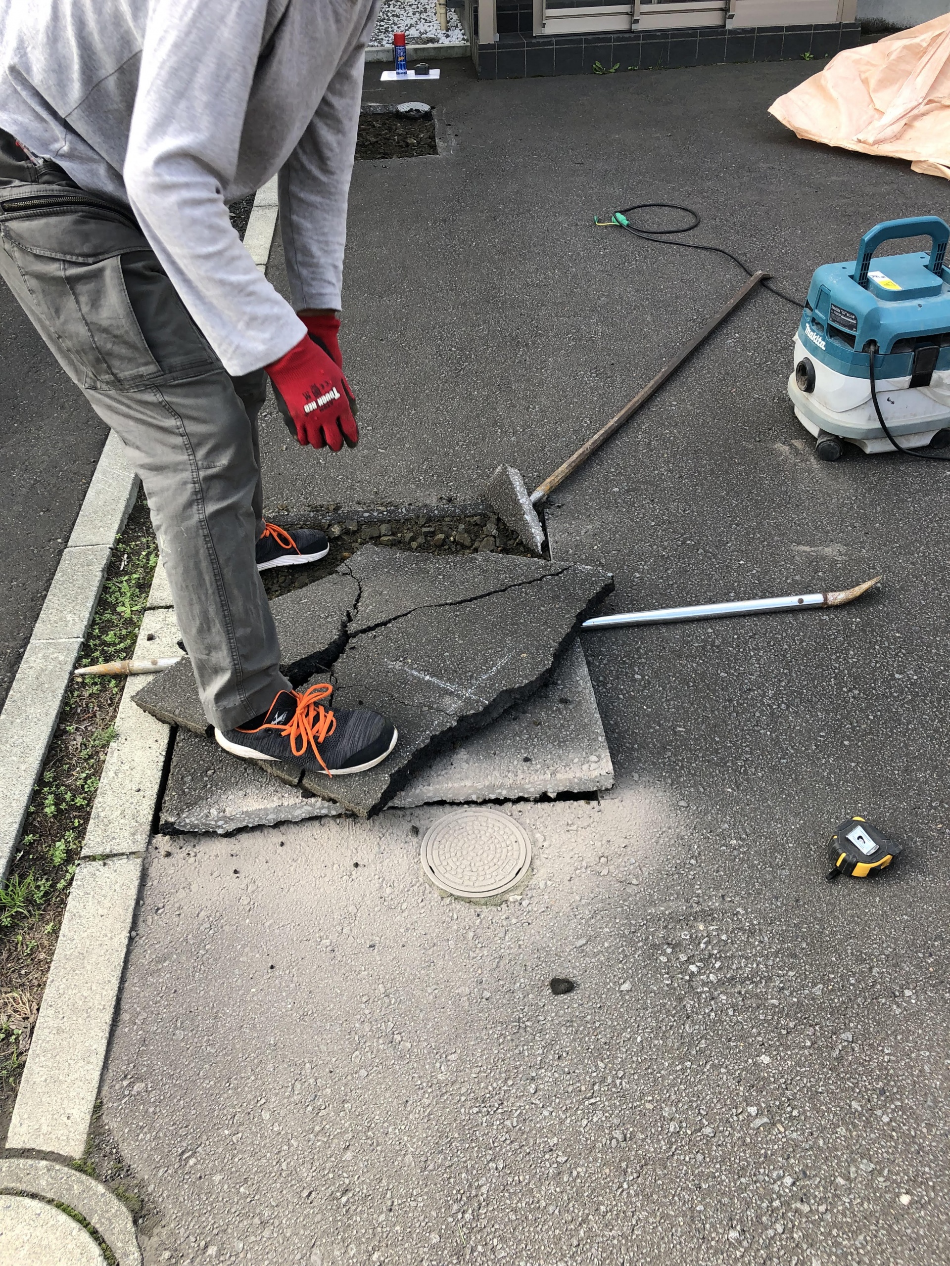 札幌市北区 中川製作所3台用スチールカーポート ジグイ工事