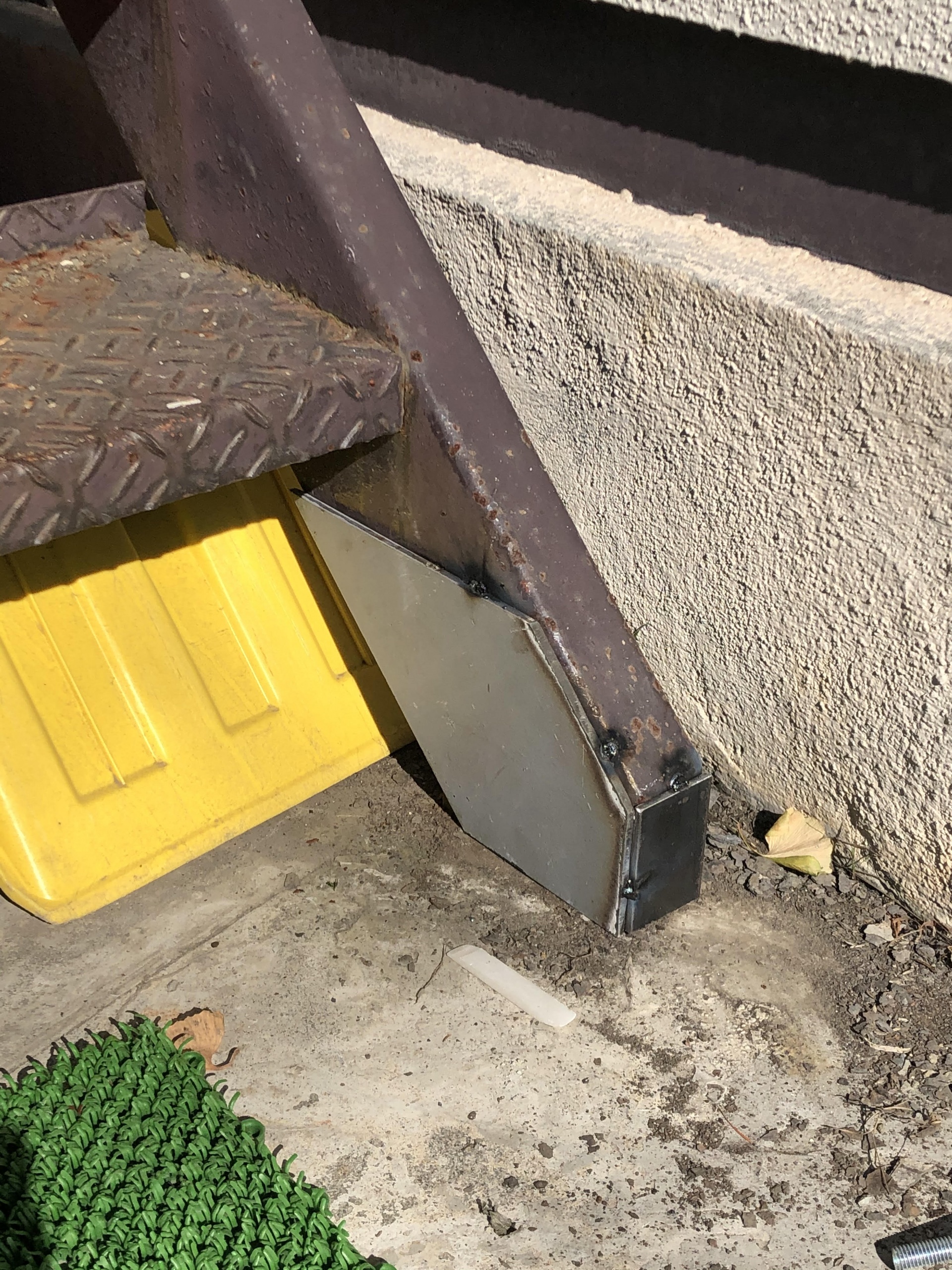 札幌市東区　外部鉄骨階段の修理