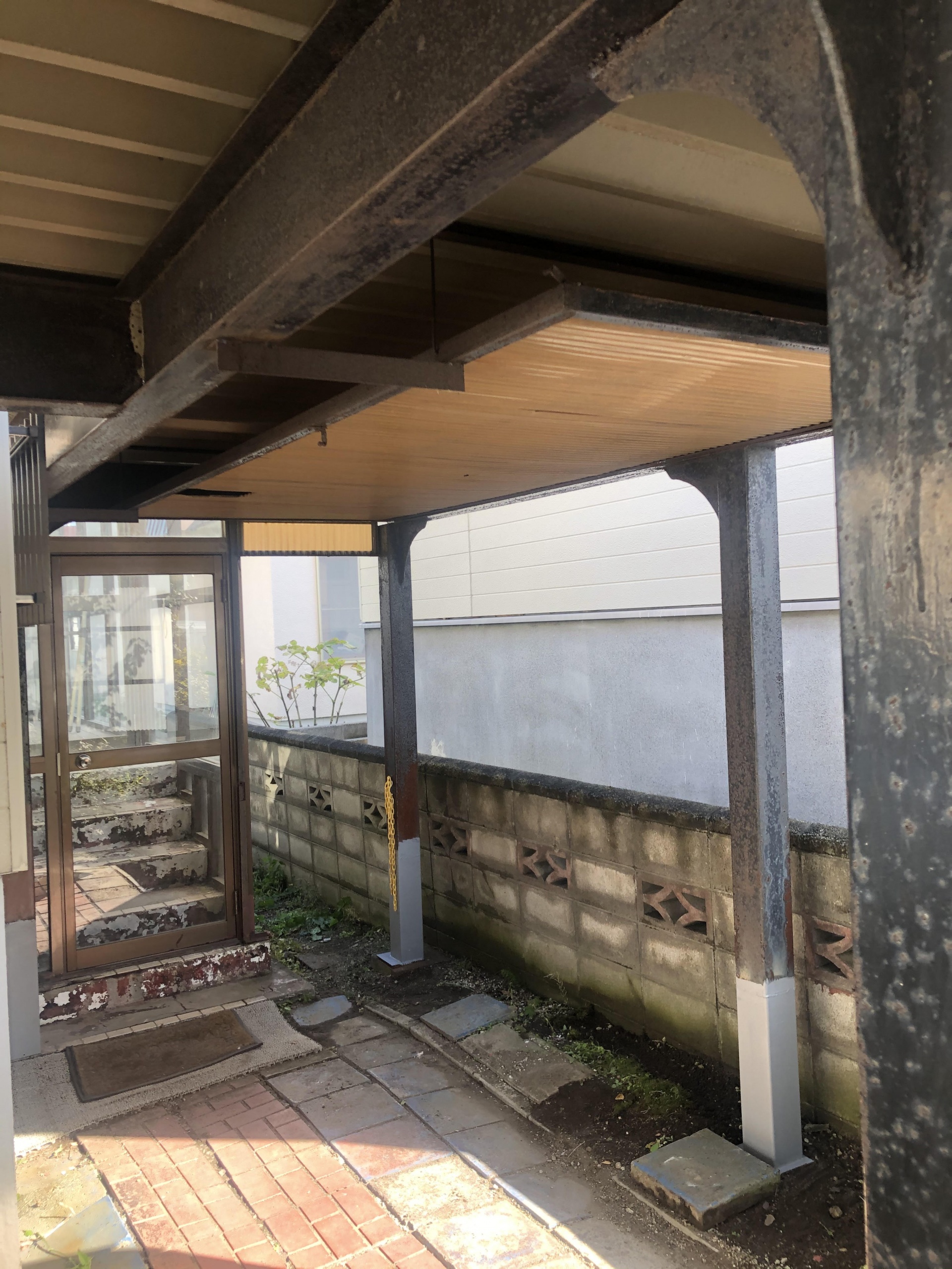 札幌市北区新琴似k様　鉄骨カーポート溶接補強修理　塗装工事