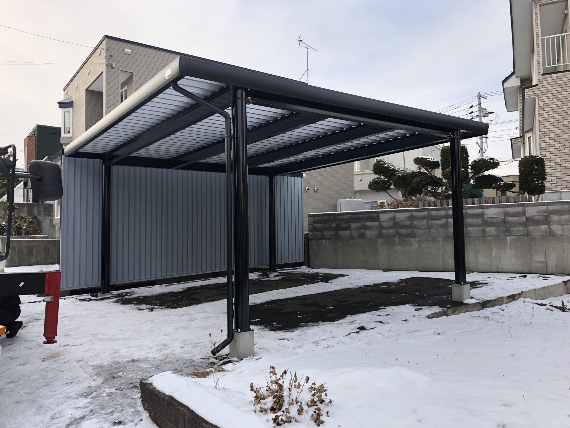 今年ラスト現場の中川製作所カーポート