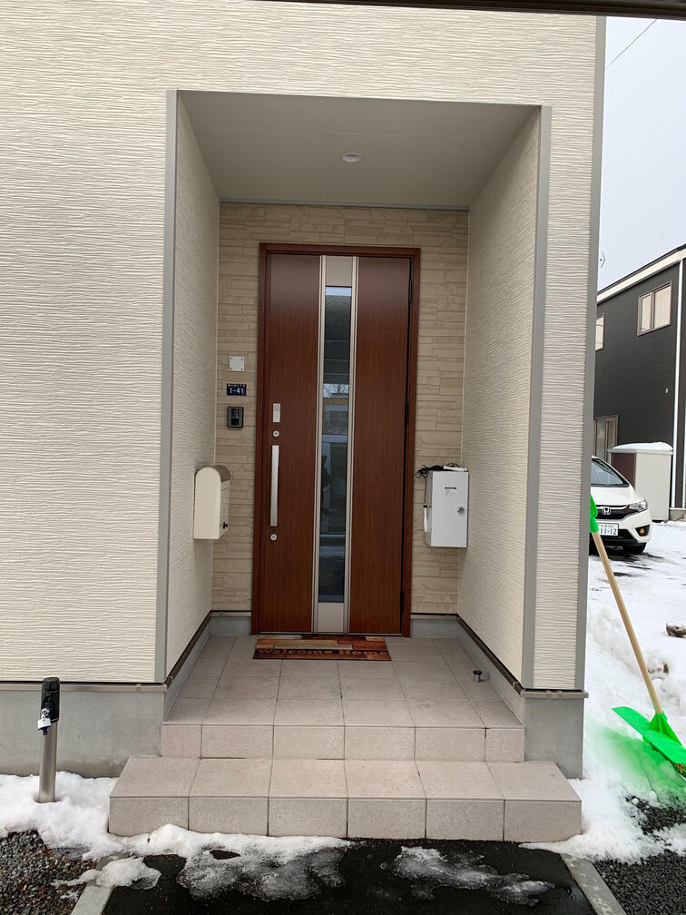 札幌市 手稲区　玄関フード工事