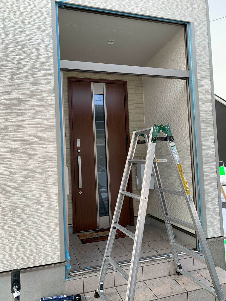 札幌市 手稲区　玄関フード工事