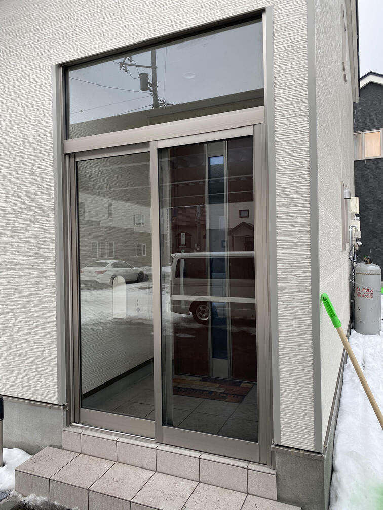 札幌市 手稲区　玄関フード工事