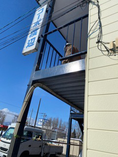 札幌市北区でリピート頂きました。アパートの鉄骨階段修理（手摺交換）