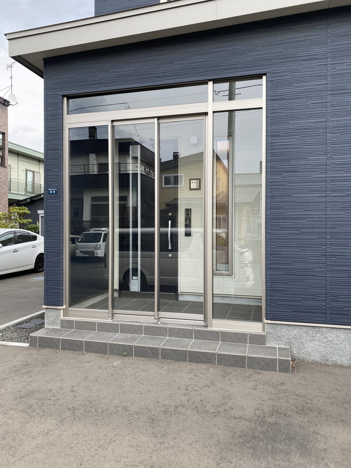 札幌市　玄関フード工事