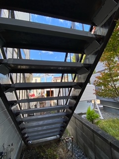 札幌市手稲区　鉄骨階段補強工事
