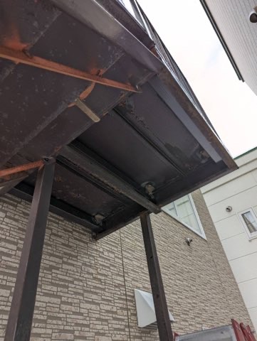 札幌市北区　アパートの鉄骨階段の補強工事