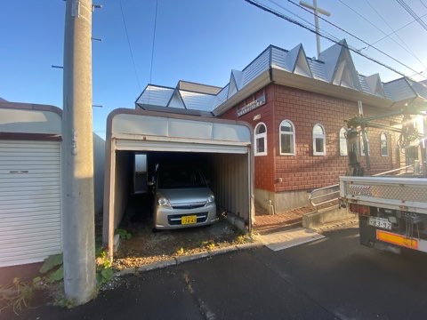 札幌市清田区　火災保険工事　ガレージ工事