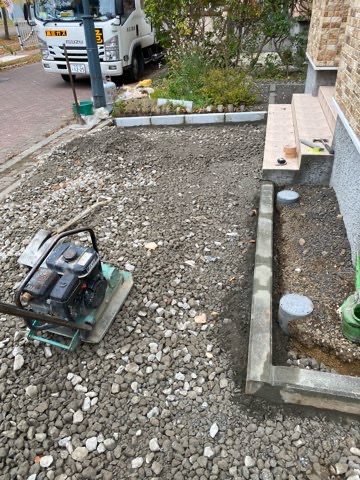 札幌市北区　 ガレージ工事＋アスファルト