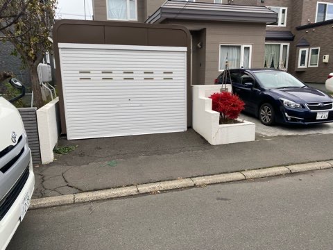 札幌市北区　火災保険工事(ガレージ塗装工事)