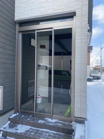 札幌市東区　玄関フード工事
