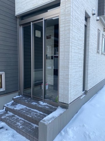 札幌市東区　玄関フード工事