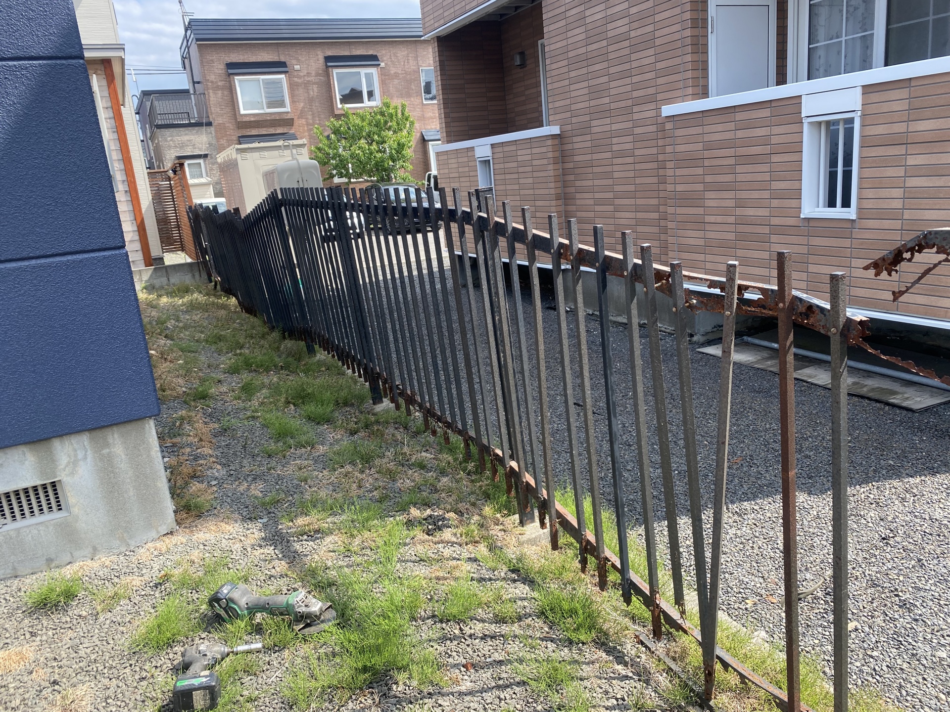 外構のスチール製の柵を解体工事