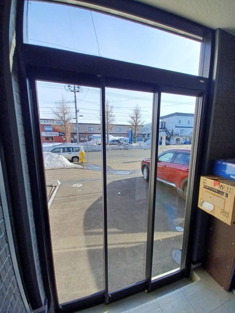 札幌市東区　玄関フード工事